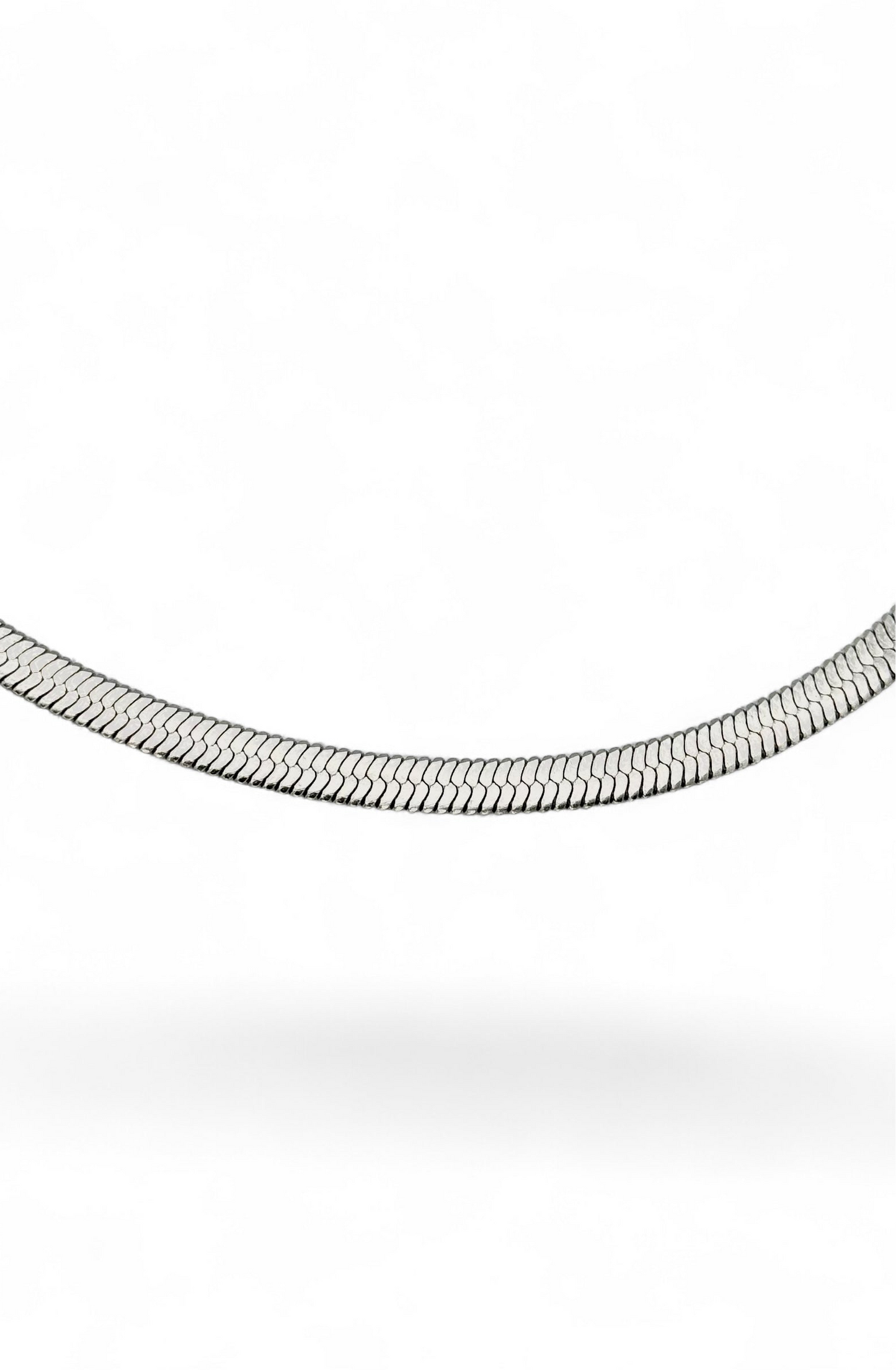 Hera Bone Halskette aus Edelstahl Silber im Bone-Stil