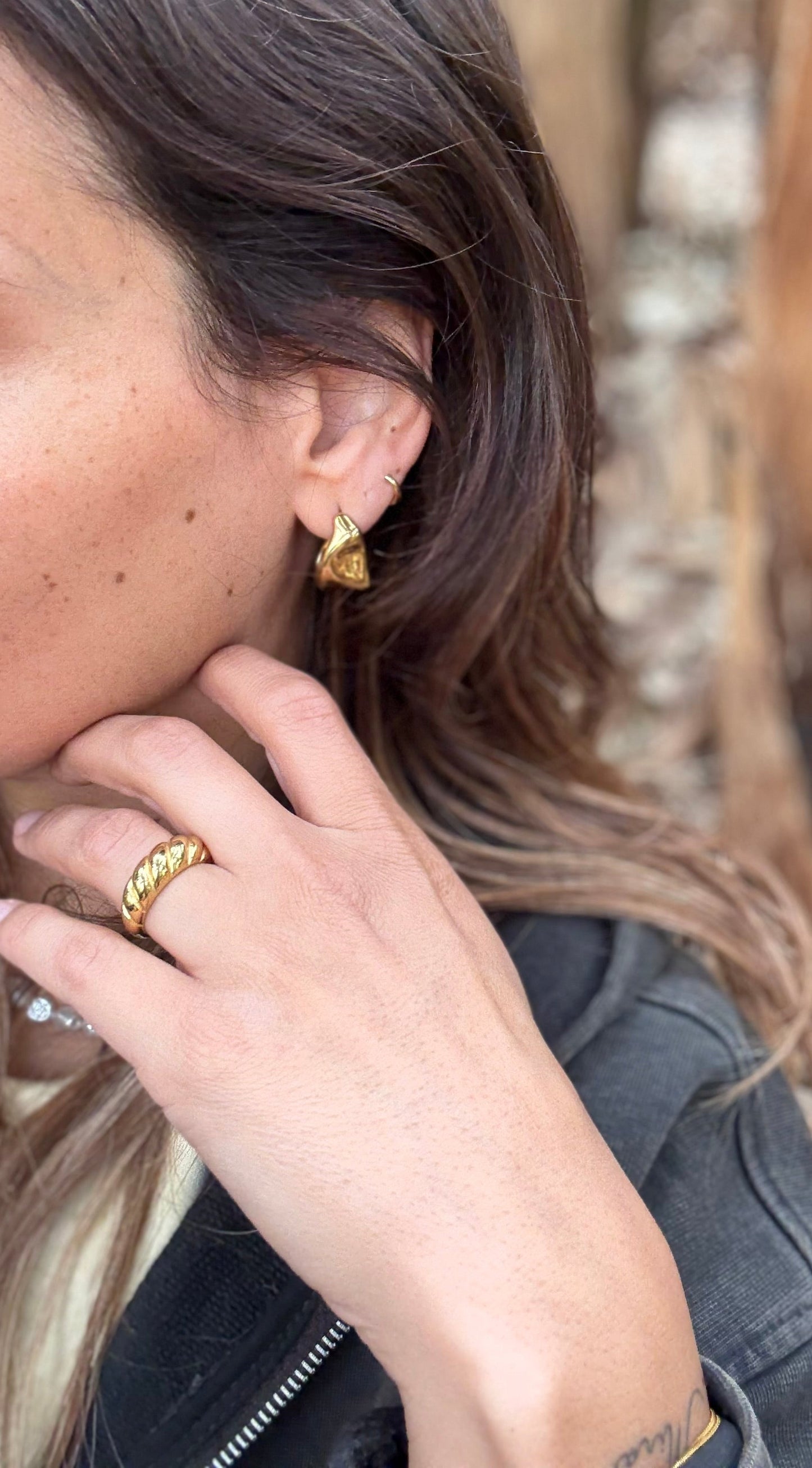 Calla Hoops (Creolen) – 18K vergoldeter Edelstahl, wasserdicht