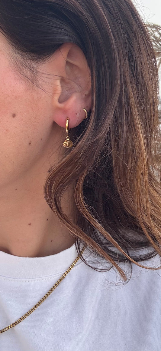Conchita Hoops
