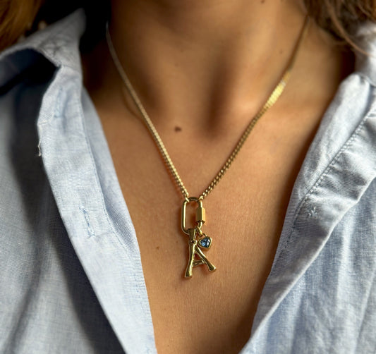 Bestseller Charmkette – Buchstabe & Geburtsstein