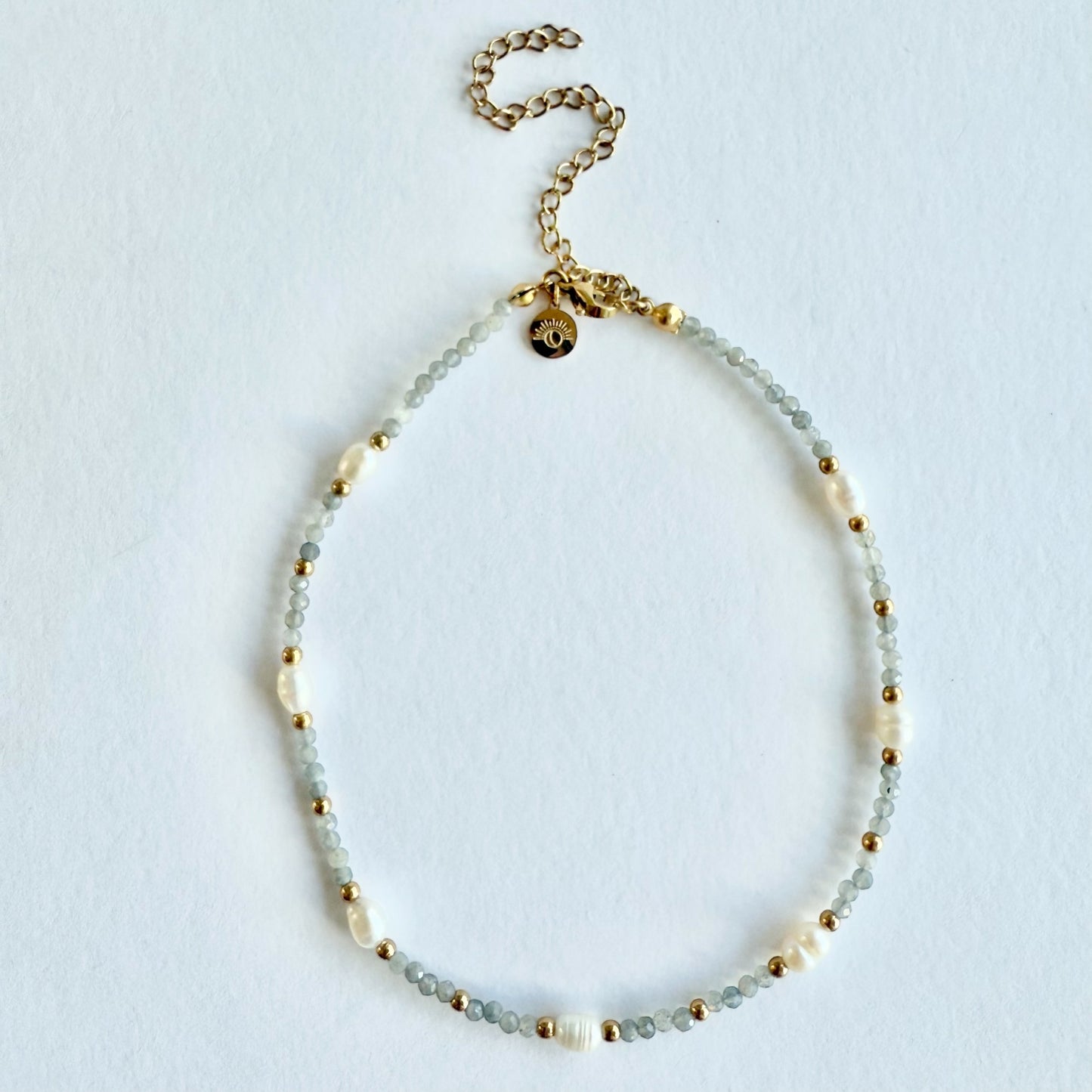 Isla Grace – Perlenkette mit Naturstein-Perlen, elegantes Layering, wasserfest